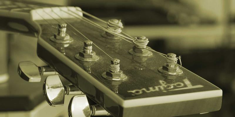 AZR217：虚拟主机、网站设计与技术服务的全方位解决方案